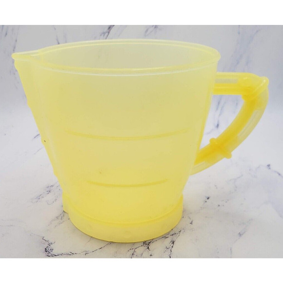 Little Tikes Child Size 4 Inch Replacement Yellow Measuring Cup - Picture 1 of 10